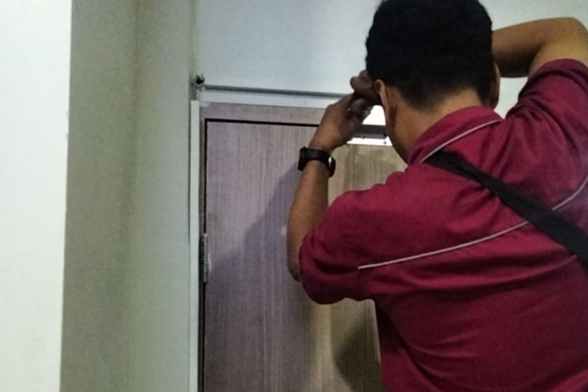 Instalasi Access Door BackDrop